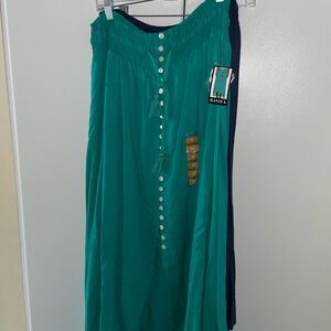 Green maxi skirt